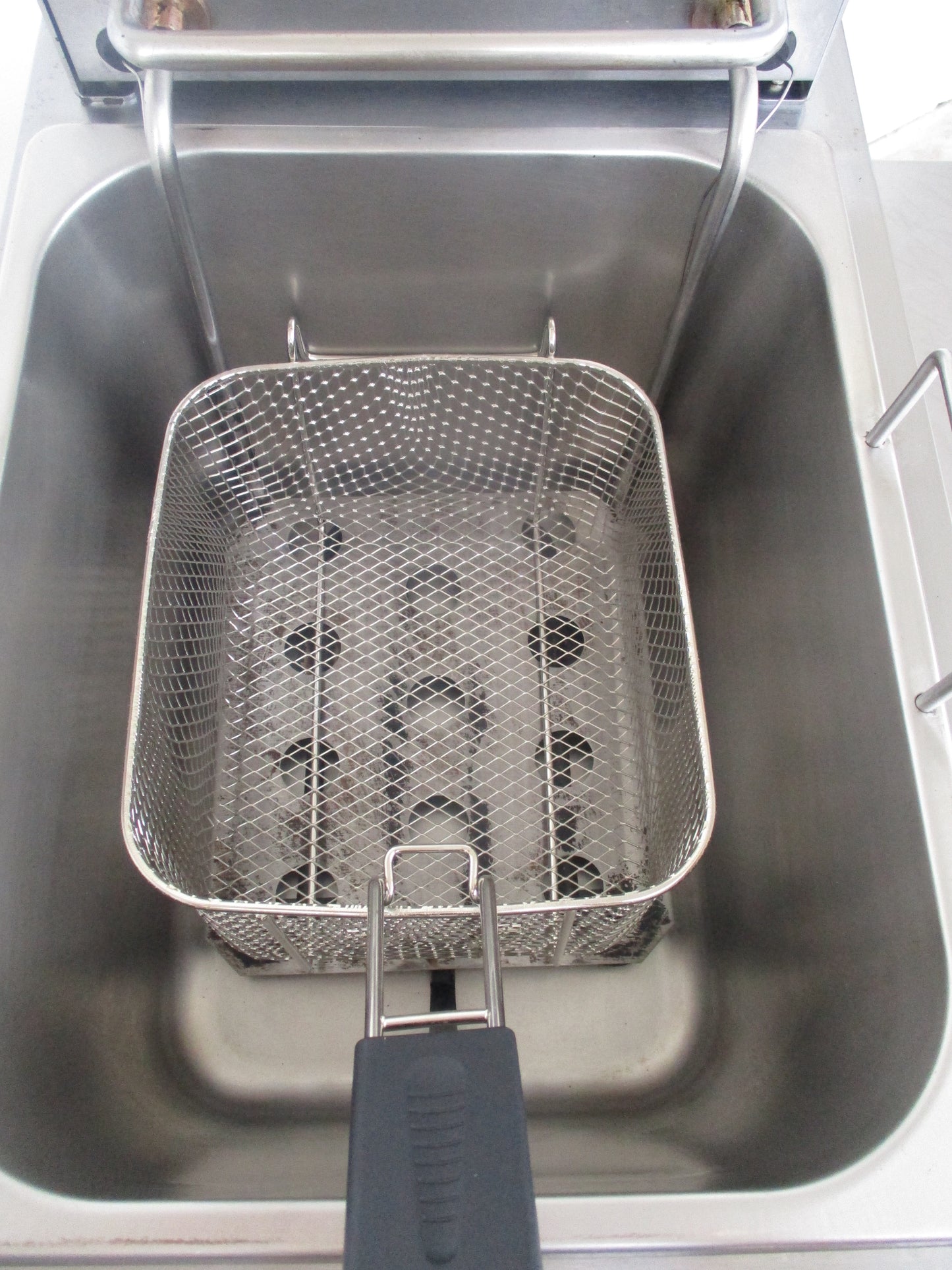 Commercial Pro CPF10 Countertop Electric Fryer - (1) 10 lb. Vat, 120v, #8570