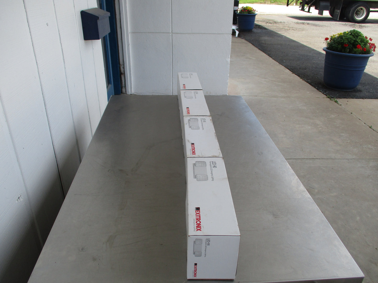 Exitronix LED-90, Emergency Light Fixture, LED, 2w, 120v, New-Old Stock, #8862