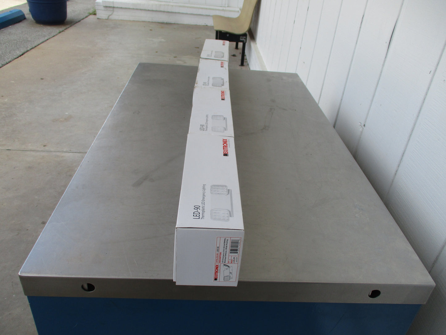 Exitronix LED-90, Emergency Light Fixture, LED, 2w, 120v, New-Old Stock, #8862