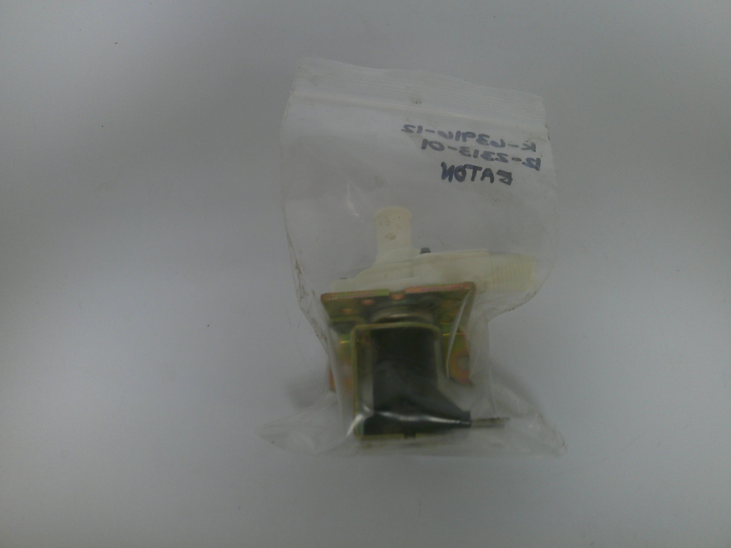 Eaton Water Inlet Solenoid Valve, Model K-63916-12, New-Old Stock, #9250